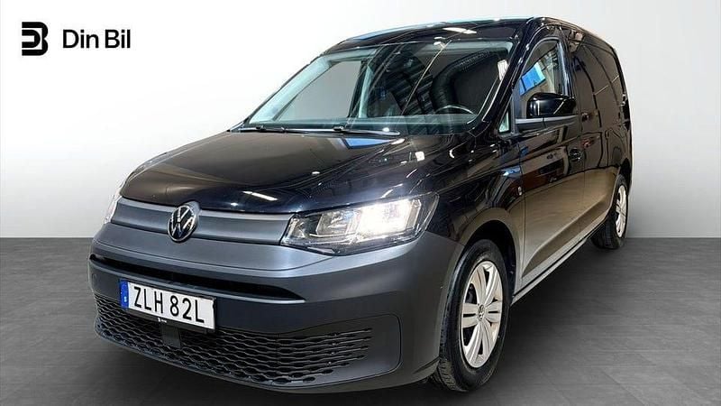 Svart (deep black pärleffekt) Begagnad 2021 VW Caddy Maxi Minibuss | 224 900 kr (Bra pris) - Bild 1/4
