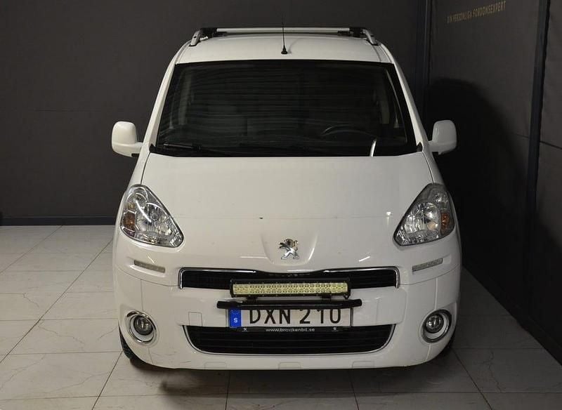 Begagnad Peugeot Partner 90 HK (66 kW) 2014 Vit Minibuss