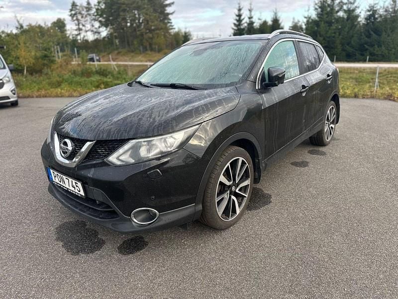 Svart Begagnad 2014 Nissan Qashqai Tekna SUV | 59 000 kr - Bild 1/4