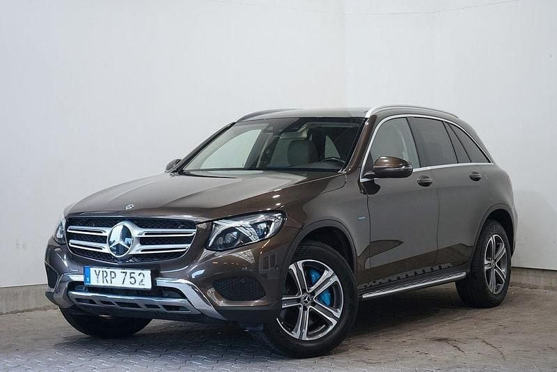 Begagnad Mercedes GLC350 327 HK (240 kW) 2017 Mörkbrun SUV