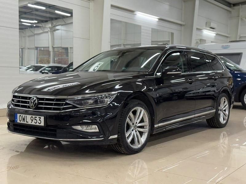 Svart Begagnad 2022 VW Passat Kombi | 235 000 kr (Bra pris) - Bild 1/4