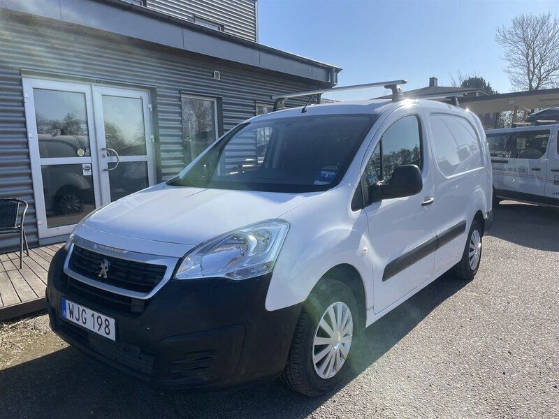 Vit Begagnad 2016 Peugeot Partner Minibuss | 129 000 kr (Dyr) - Bild 1/4