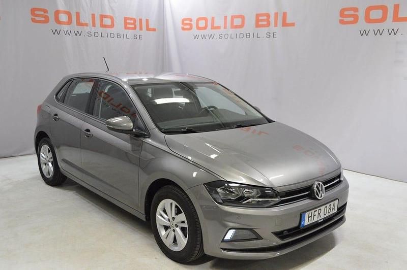 Mörkgrå (grå) Begagnad 2019 VW Polo Halvkombi | 99 900 kr (Marknadspris) - Bild 1/4