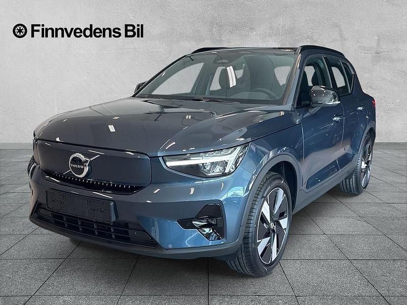 Blå Ny 2026 Volvo EX40 Single Motor Extended Range SUV | 615 600 kr (Marknadspris) - Bild 1/4