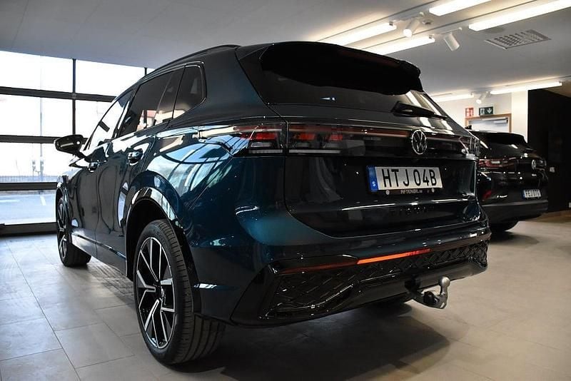 Ny VW Tiguan R-line Edition 272 HK (200 kW) 2025 Mörkblå SUV