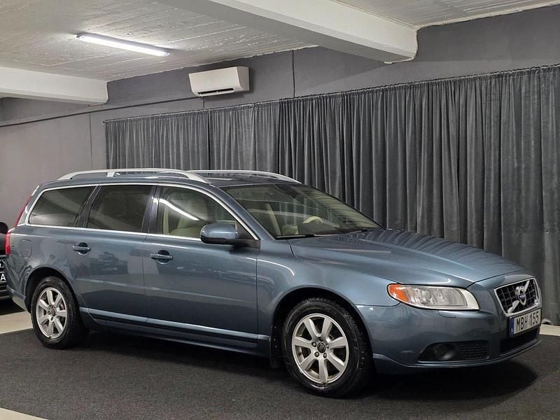 Blå Begagnad 2011 Volvo V70 Summum Kombi | 102 900 kr (Marknadspris) - Bild 1/4