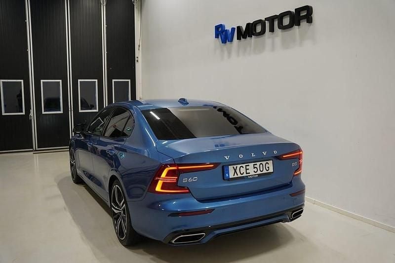 Begagnad Volvo S60 R-Design 250 HK (183 kW) 2020 Blå Sedan