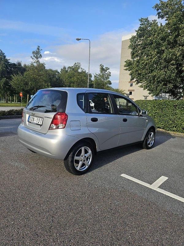 Grå Begagnad 2006 Chevrolet Kalos Halvkombi | 50 000 kr - Bild 1/4