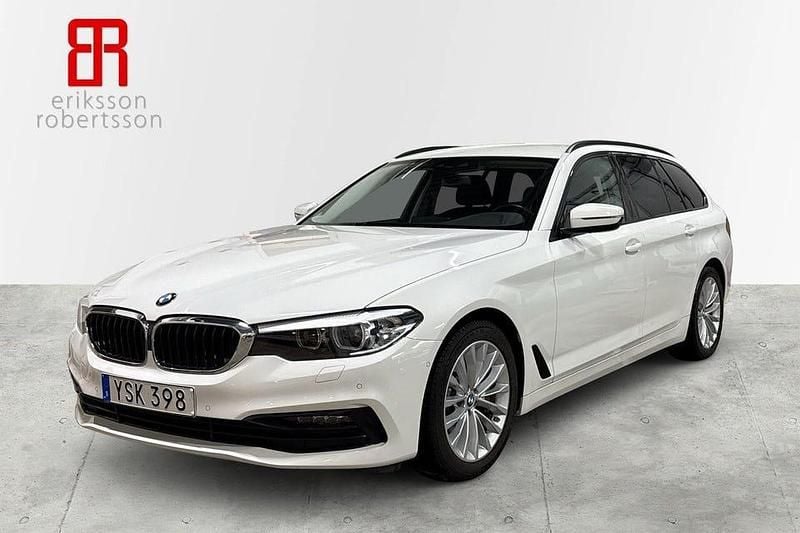 Vit Begagnad 2019 BMW 530 Sport Line Kombi | 329 900 kr (Marknadspris) - Bild 1/4