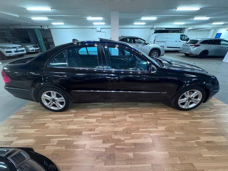 Begagnad Mercedes E200 Avantgarde 184 HK (135 kW) 2008 Svart Sedan