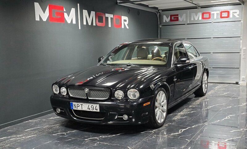 Svart Begagnad 2007 Jaguar XJ Sedan | 189 900 kr - Bild 1/4