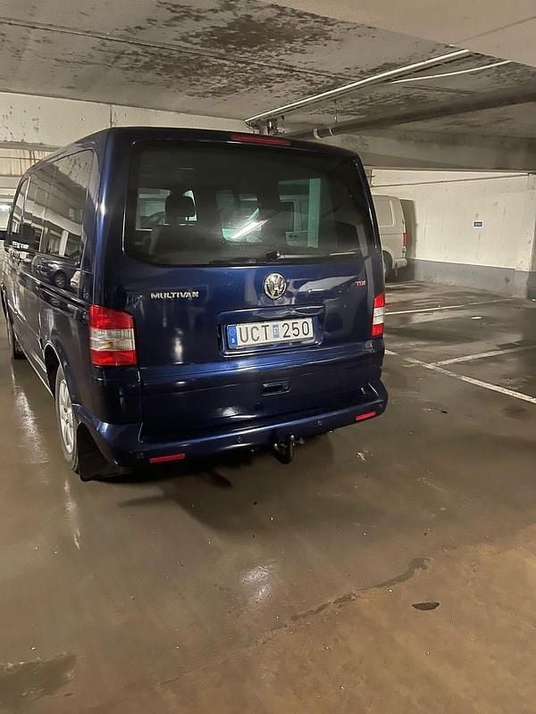 Begagnad VW Multivan Highline 174 HK (127 kW) 2009