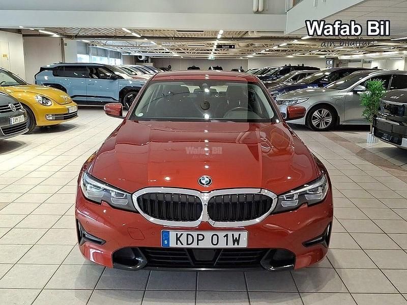 Begagnad BMW 330e 184 HK (135 kW) 2020 Orange Sedan