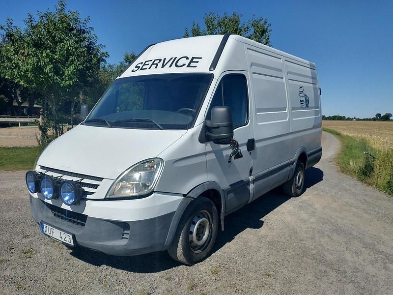 Vit Begagnad 2007 Iveco Daily Van | 30 000 kr (Marknadspris) - Bild 1/4