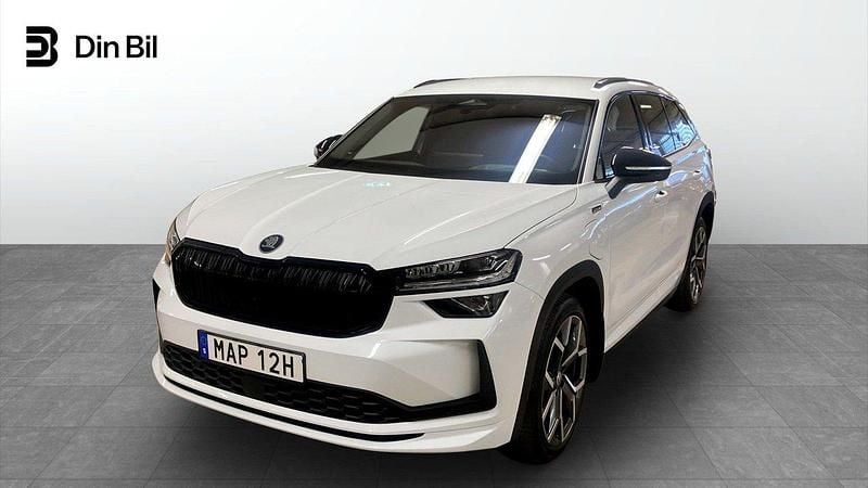 Vit Begagnad 2025 Skoda Kodiaq SportLine SUV | 544 900 kr - Bild 1/4