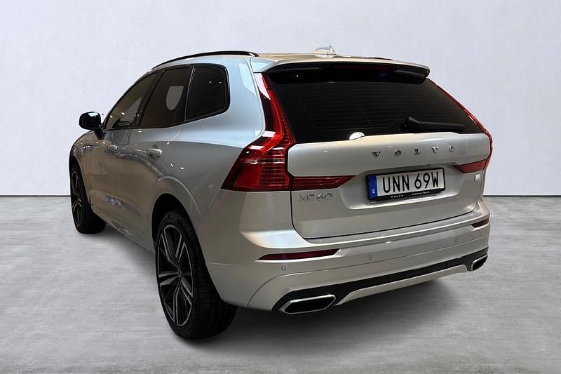 Begagnad Volvo XC60 R-Design 391 HK (287 kW) 2020 Silver SUV