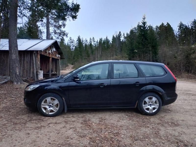 Begagnad 2010 Ford Focus Kombi | 35 000 kr (Marknadspris) - Bild 1/4