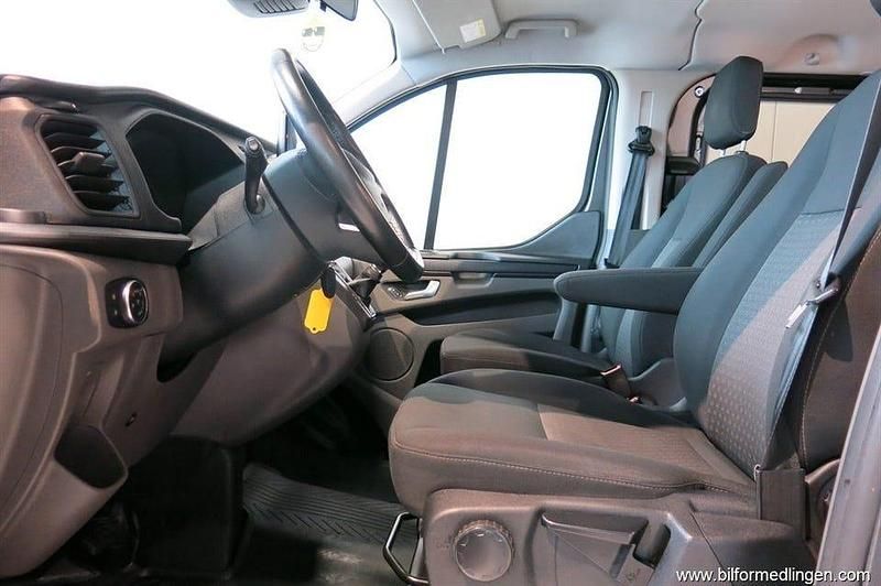 Begagnad Ford Transit Custom 170 HK (125 kW) 2018 Grå svart Minibuss