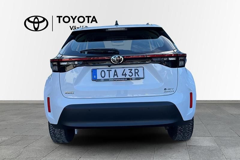 Begagnad Toyota Yaris 2026 Vit Halvkombi