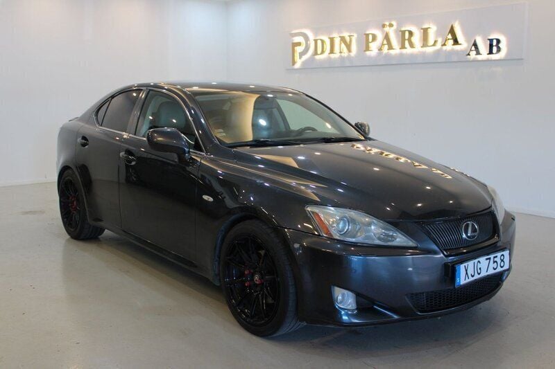 Mörkgrå (grå) Begagnad 2006 Lexus IS250 Sedan | 69 900 kr (Marknadspris) - Bild 1/4