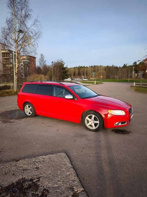Begagnad 2010 Volvo V70 Kombi | 47 000 kr (Marknadspris) - Bild 1/4