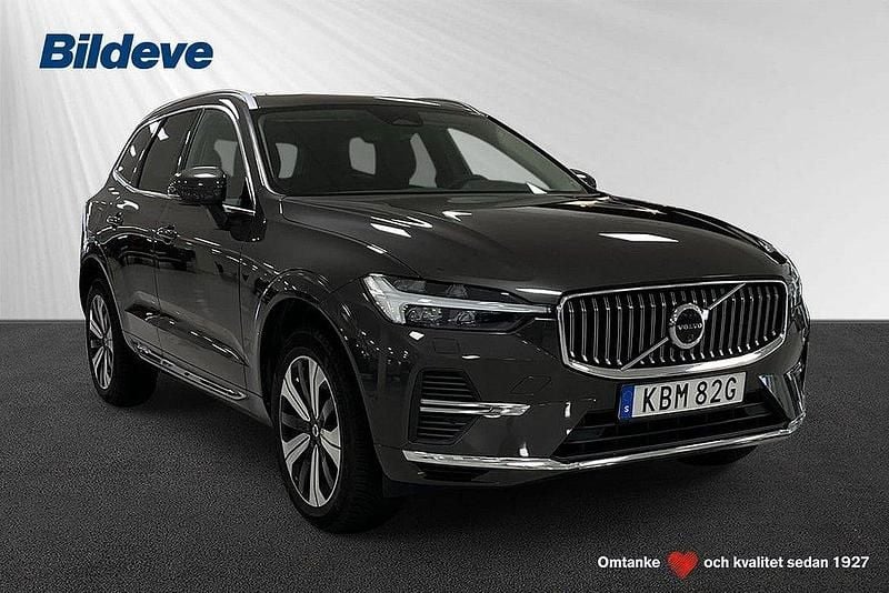 Grå Begagnad 2023 Volvo XC60 Core SUV | 499 900 kr (Bra pris) - Bild 1/4
