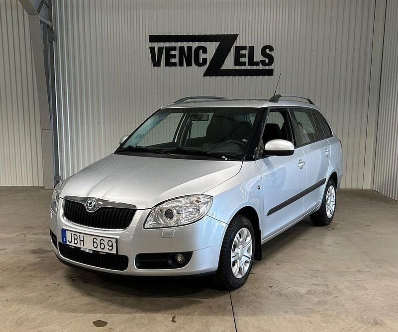 Grå Begagnad 2009 Skoda Fabia Ambiente Kombi | 37 000 kr (Marknadspris) - Bild 1/4