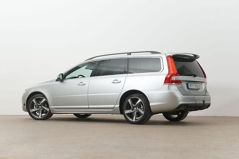 Begagnad Volvo V70 Standard 181 HK (133 kW) 2016 Silver Kombi