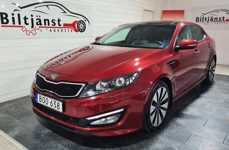 Röd Begagnad 2012 Kia Optima Sedan | 119 900 kr (Marknadspris) - Bild 1/4
