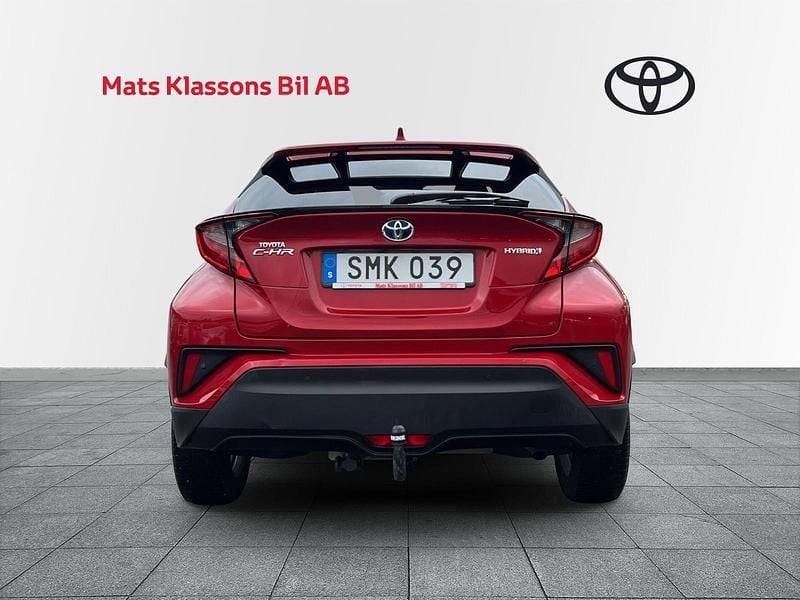 Begagnad Toyota C-HR Edition 124 HK (91 kW) 2022 Röd SUV