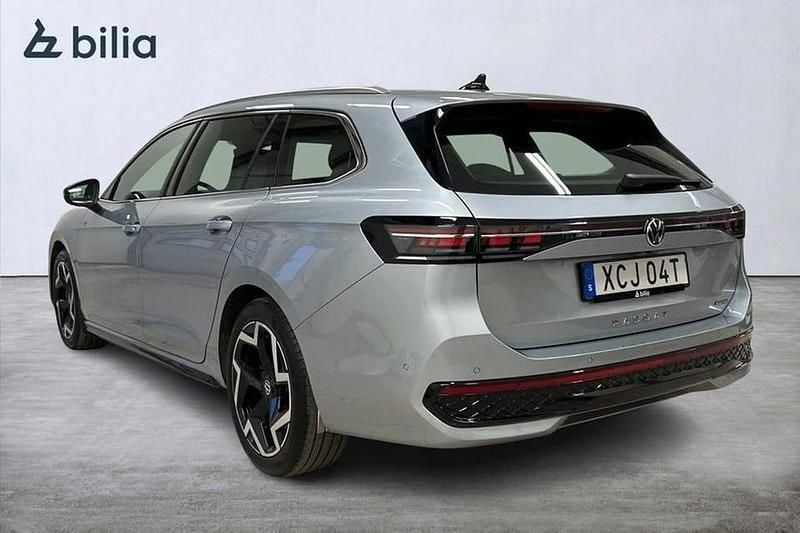 Begagnad VW Passat R 196 HK (144 kW) 2024 Silver Kombi