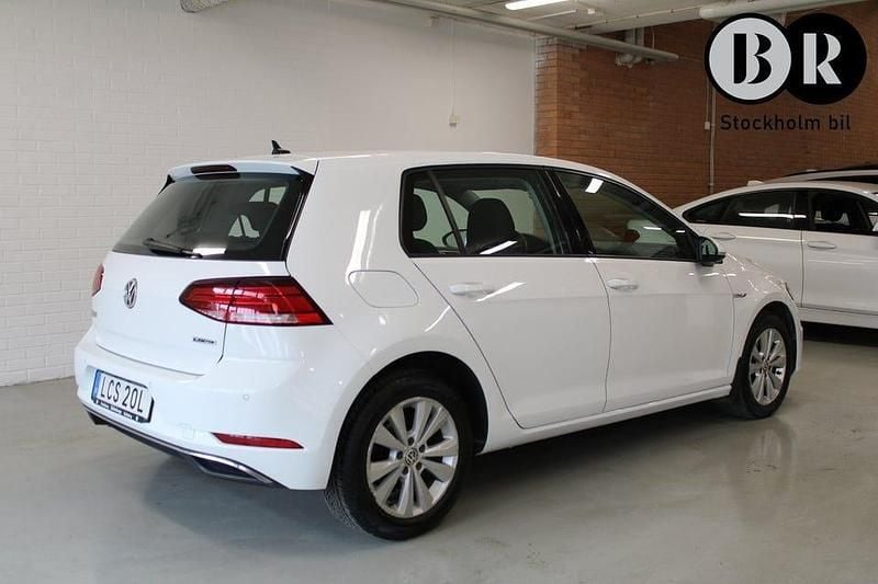 Begagnad VW Golf VIII 131 HK (96 kW) 2020 Vit