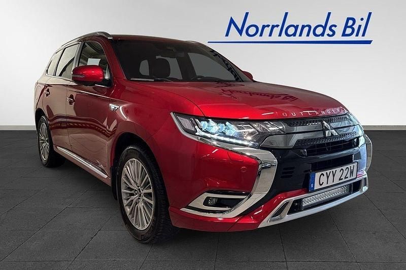 Röd Begagnad 2020 Mitsubishi Outlander P-HEV SUV | 218 500 kr (Marknadspris) - Bild 1/4