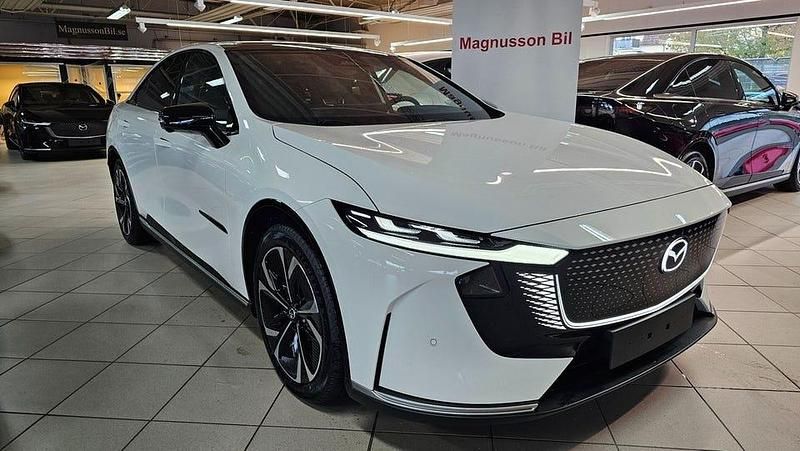 Vit Ny 2025 Mazda 6e Takumi-Line Sedan | 449 500 kr - Bild 1/3