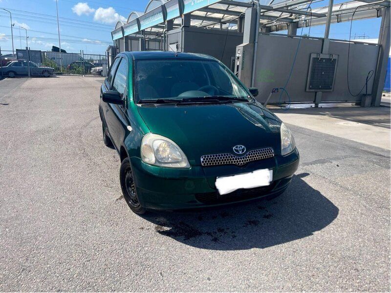 Grön Begagnad 2001 Toyota Yaris Halvkombi | 15 000 kr (Bra pris) - Bild 1/4