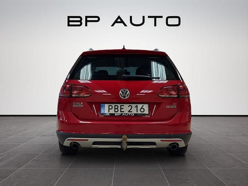 Begagnad VW Golf Alltrack 180 HK (132 kW) 2016 Röd Kombi