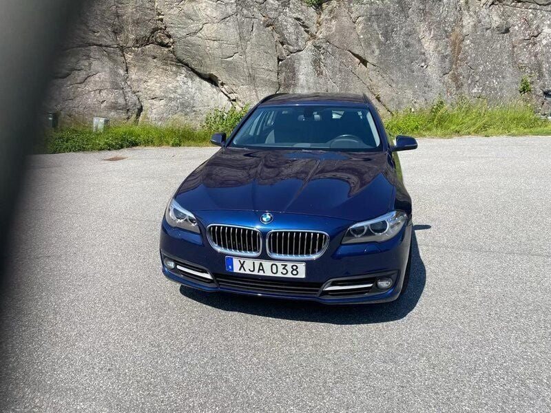 Blå Begagnad 2015 BMW 530 Kombi | 198 000 kr (Superpris) - Bild 1/4