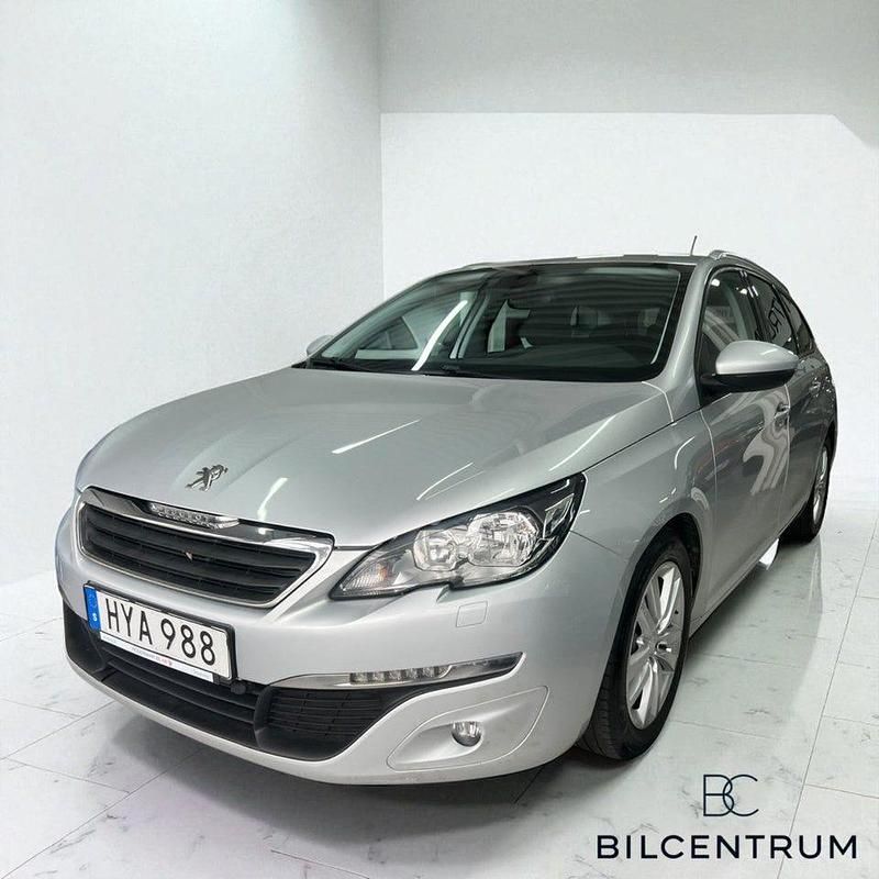 Ljusgrå (grå) Begagnad 2015 Peugeot 308 Active Kombi | 79 900 kr (Marknadspris) - Bild 1/4