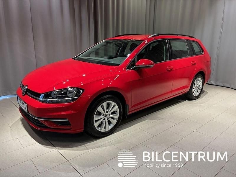 Röd Begagnad 2019 VW Golf VII Kombi | 209 000 kr (Lite dyr) - Bild 1/4