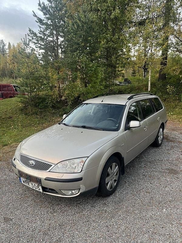 Silver Begagnad 2005 Ford Mondeo Kombi | 9 900 kr (Marknadspris) - Bild 1/4