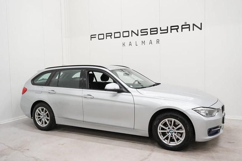 Begagnad BMW 320 Sport Line 184 HK (135 kW) 2014 Silver Kombi