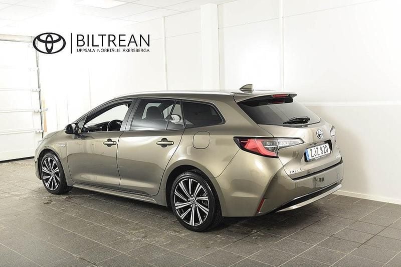 Begagnad Toyota Corolla Style 122 HK (89 kW) 2020 Grön Kombi