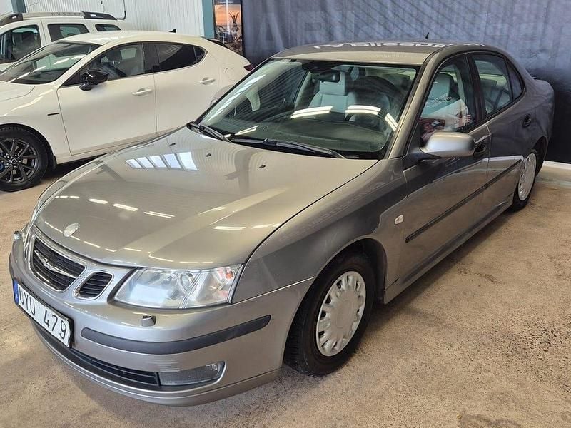 Begagnad Saab 9-3 Vector 150 HK (110 kW) 2004 Grå Sedan