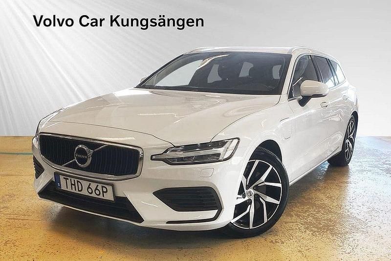 Vit Begagnad 2019 Volvo V60 Momentum Kombi | 314 900 kr (Dyr) - Bild 1/4