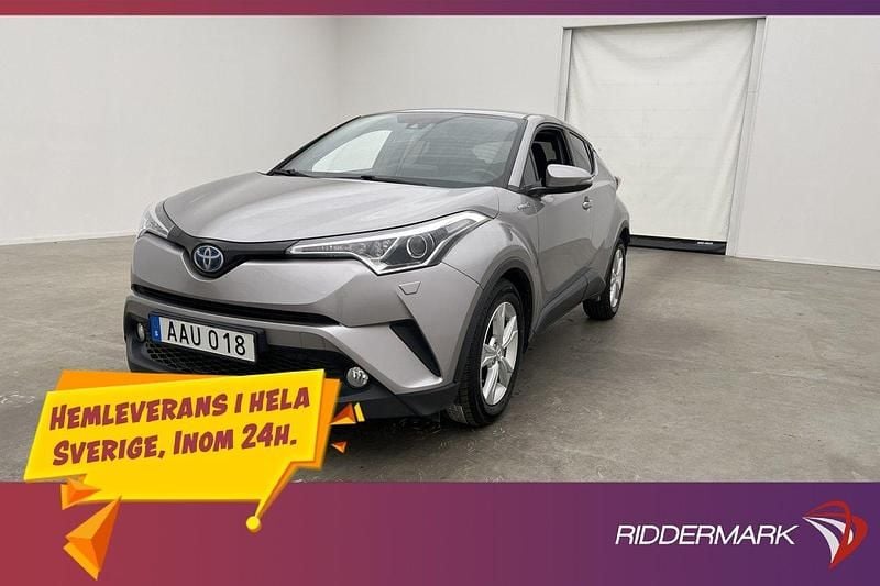 Mörkgrå (mgrå) Begagnad 2018 Toyota C-HR+ Edition SUV | 199 800 kr (Marknadspris) - Bild 1/3