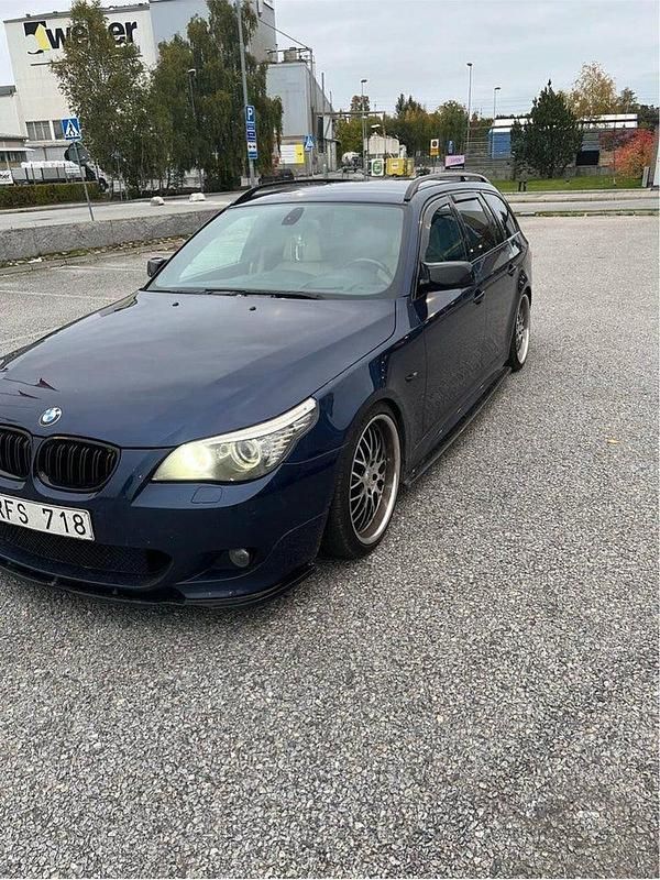 Begagnad 2009 BMW 525 Comfort Edition Kombi | 82 000 kr (Marknadspris) - Bild 1/4