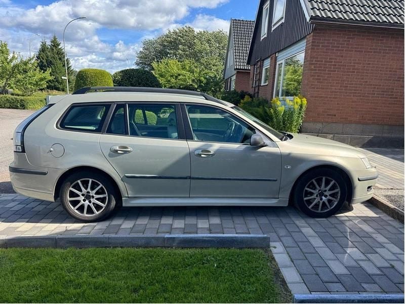 Gul Begagnad 2007 Saab 9-3 Vector Kombi | 45 000 kr (Marknadspris) - Bild 1/4