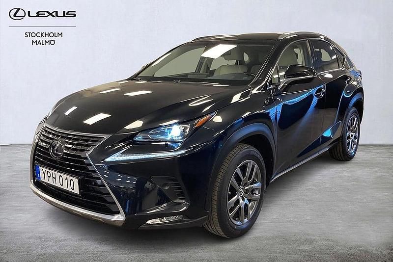 Svart Begagnad 2018 Lexus NX300h SUV | 289 000 kr (Marknadspris) - Bild 1/4