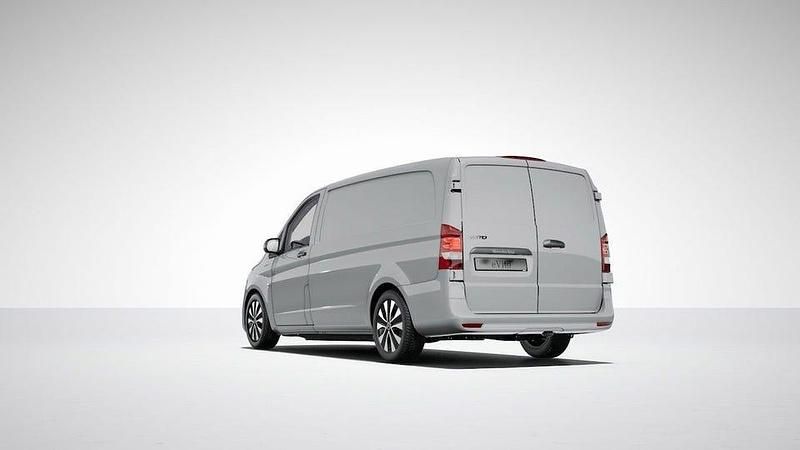 Begagnad Mercedes e-Vito 85 kW (116 HK) 2024 Grå Minibuss