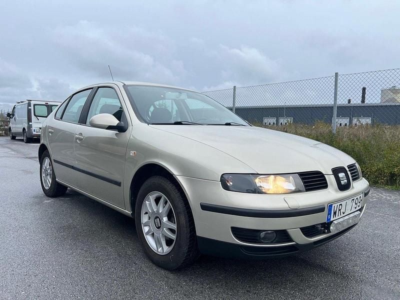 Brun Begagnad 2005 Seat Leon Halvkombi | 39 900 kr - Bild 1/4
